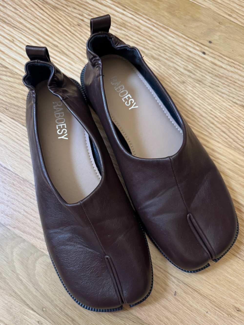 Size 38 RABOESY Women's Split-Toe Leather Flats — Dark Brown
